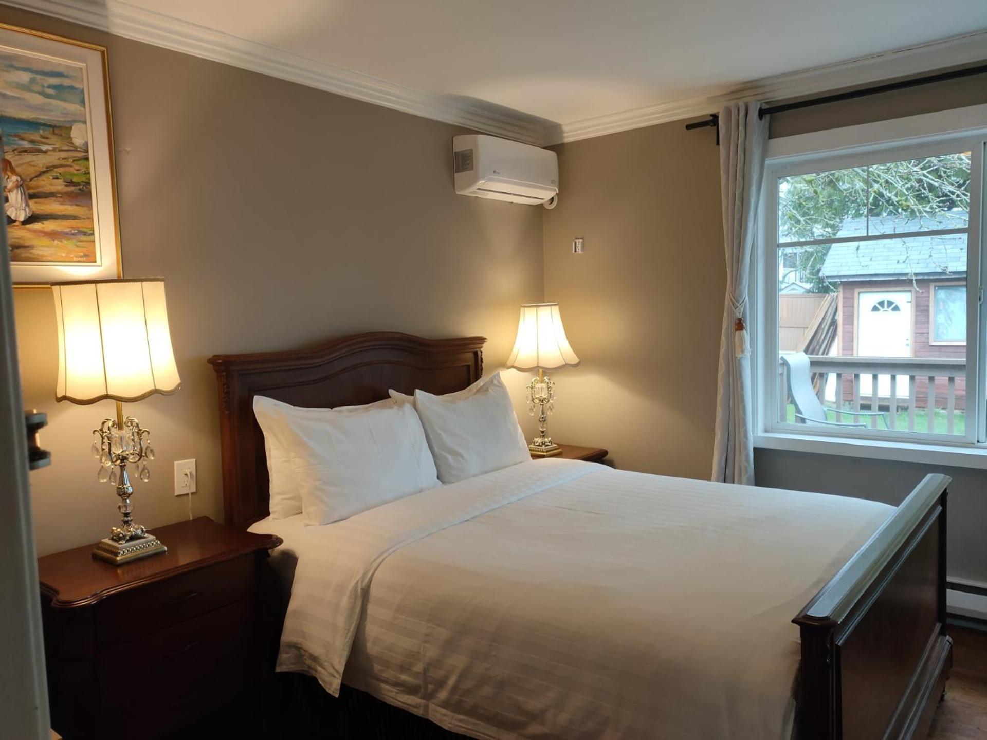 Semi Centre House Hotel Уайт Рок Екстериор снимка