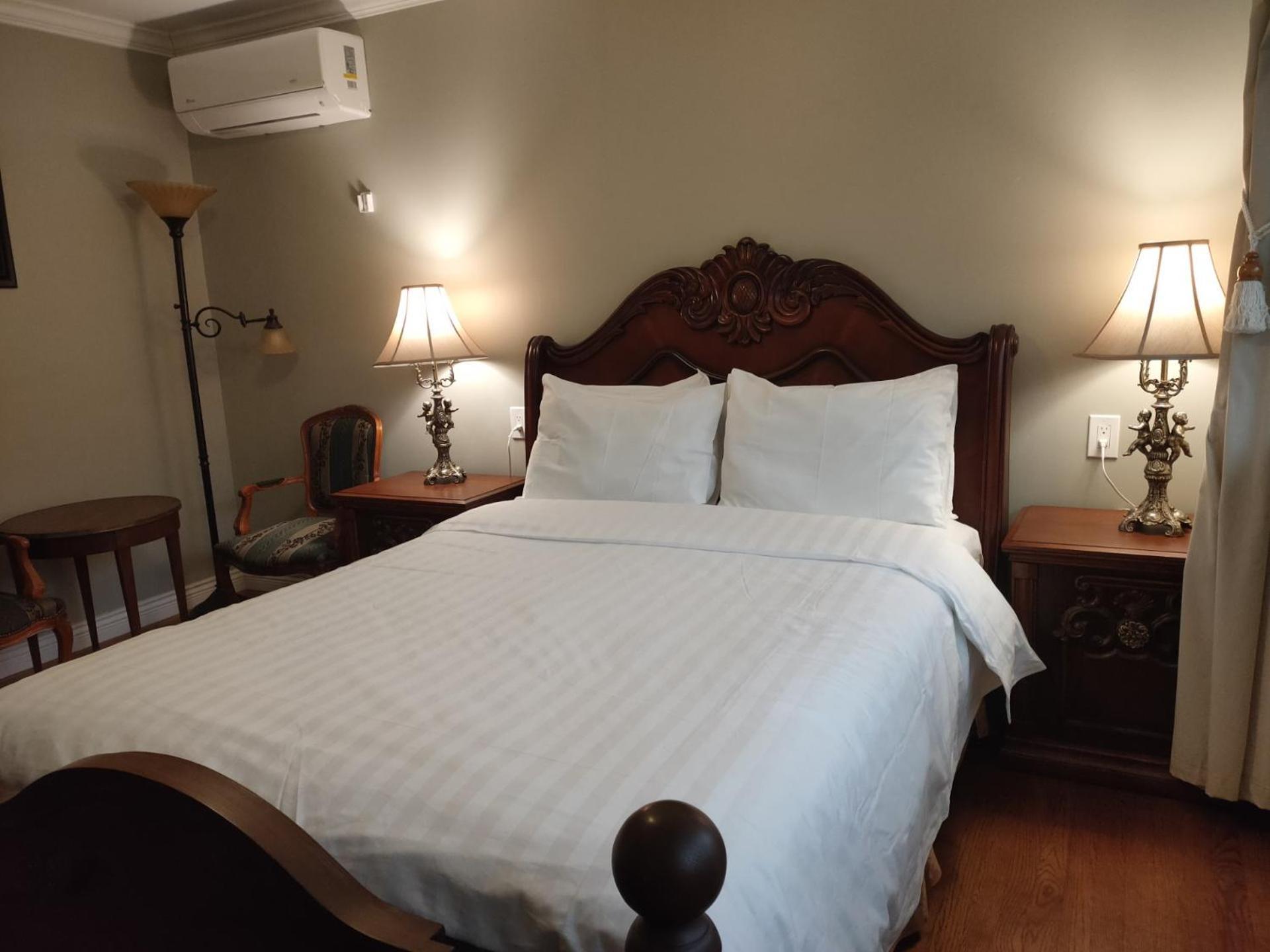 Semi Centre House Hotel Уайт Рок Екстериор снимка