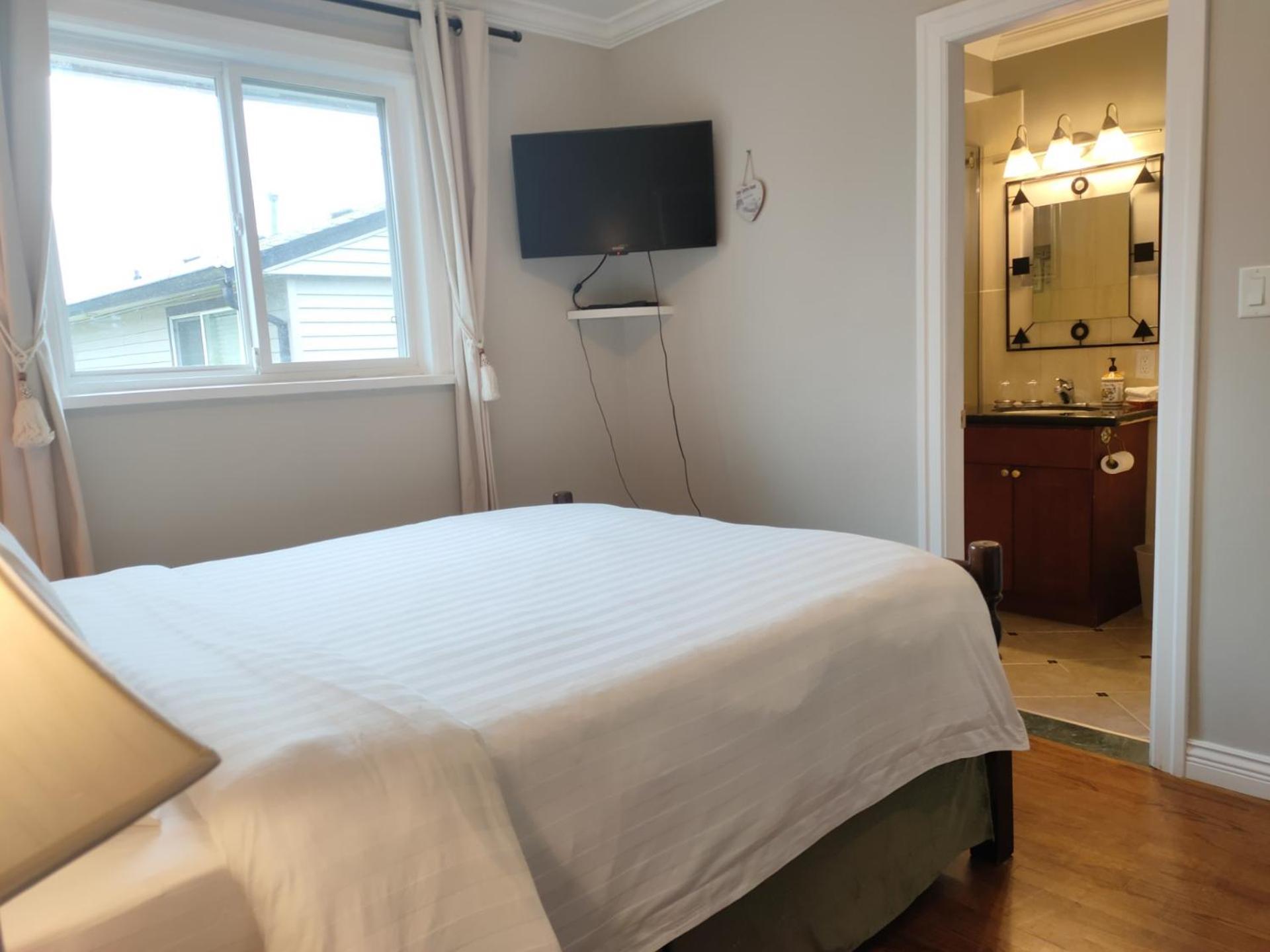 Semi Centre House Hotel Уайт Рок Екстериор снимка